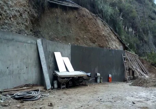 Muros de Concreto Nivel 2520 Chilcas